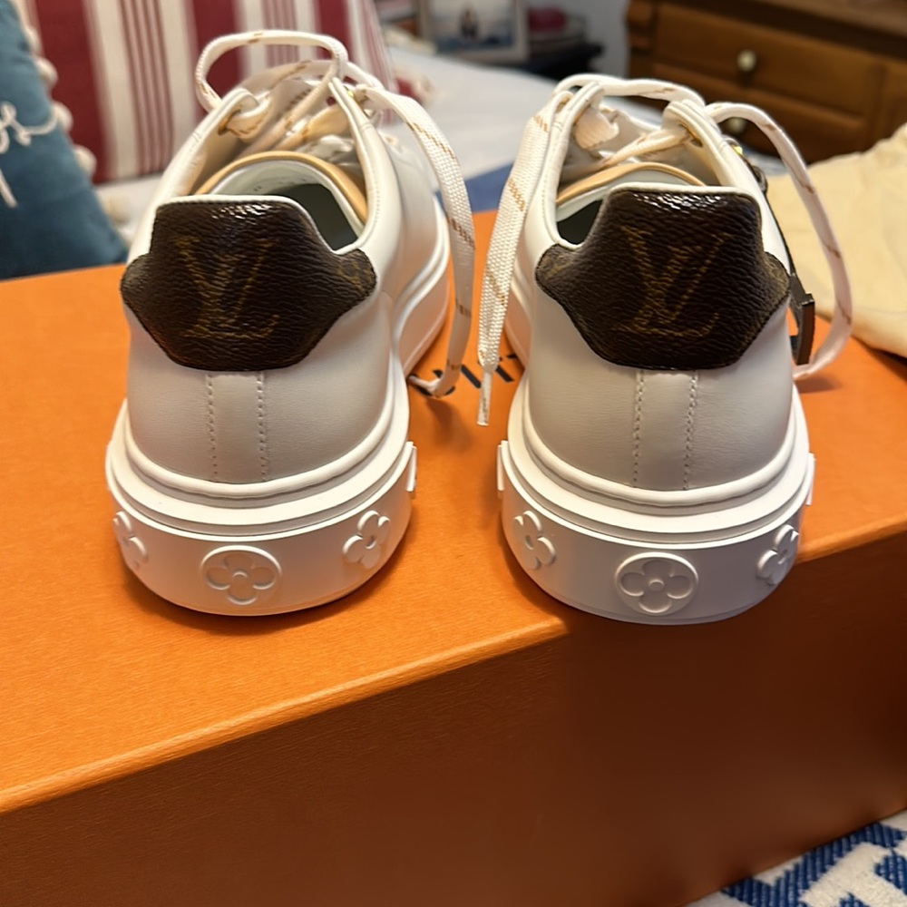 Got them as a gift, they are small to my size . - Picture 9 of 10